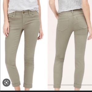 LOFT Hunter Green Skinny Crop size 27/4